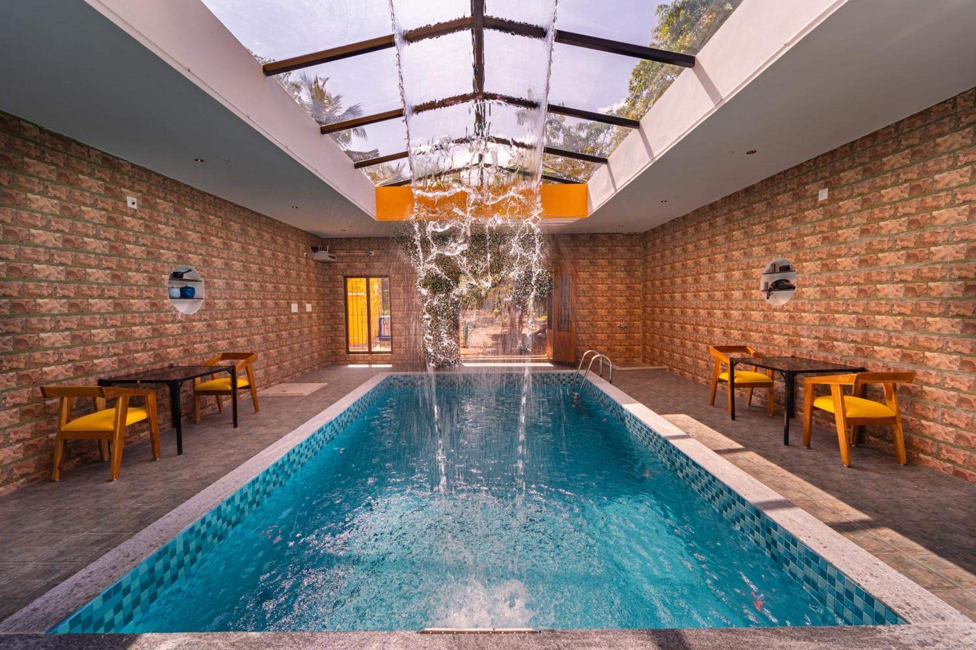 Teak Leaf Gateway Villa With Swimming Pool Indoor Games Kalapettai Exterior photo
