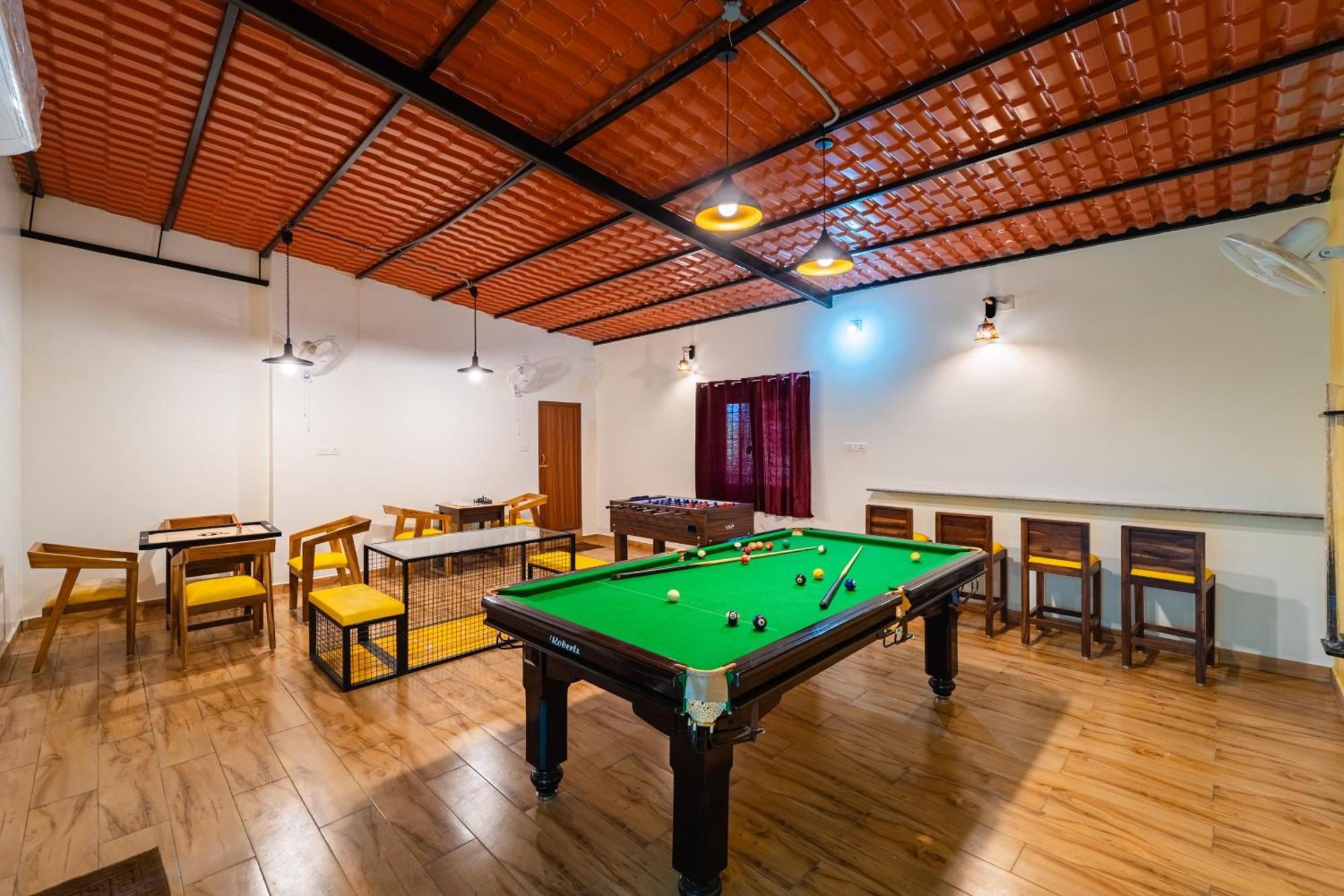 Teak Leaf Gateway Villa With Swimming Pool Indoor Games Kalapettai Exterior photo